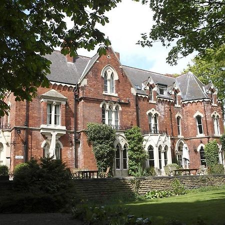Cliff Lawn Hotel Leeds  Exteriör bild