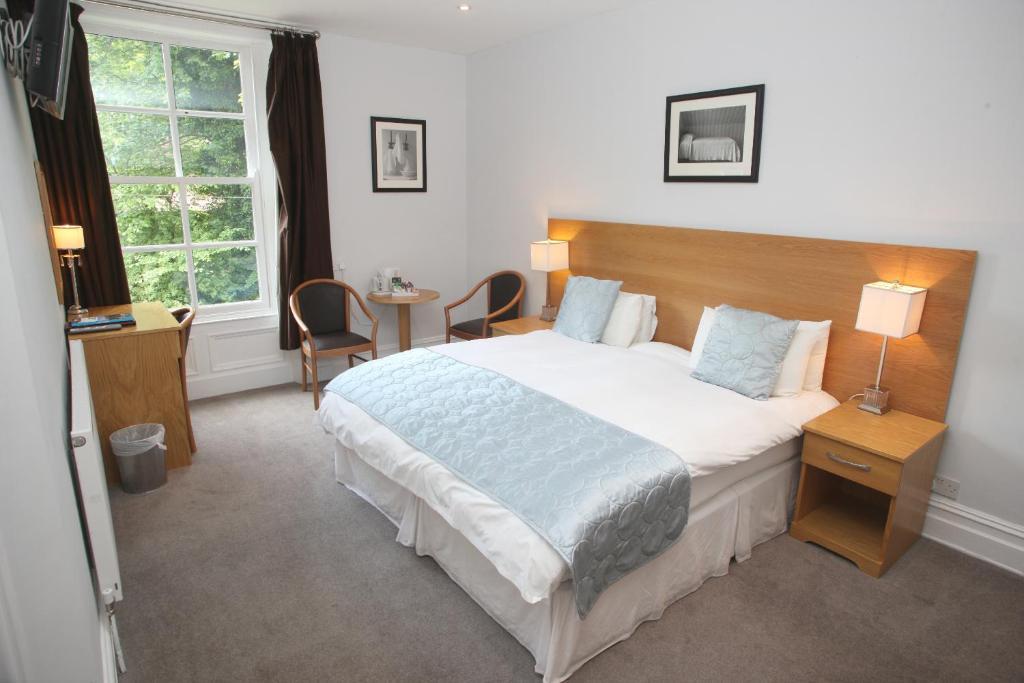 Cliff Lawn Hotel Leeds  Rum bild